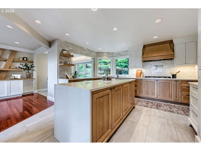 2677 Sw 64TH Pl, Portland, OR 97225