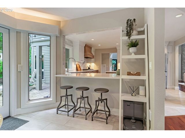 2677 Sw 64TH Pl, Portland, OR 97225
