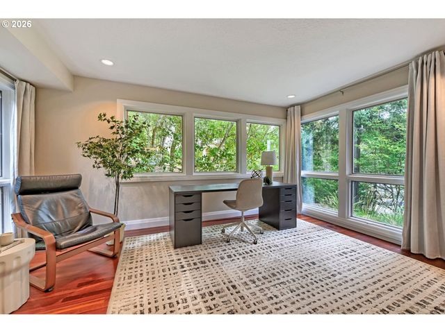 2677 Sw 64TH Pl, Portland, OR 97225