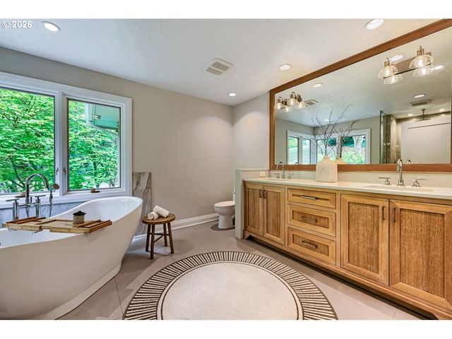 2677 Sw 64TH Pl, Portland, OR 97225
