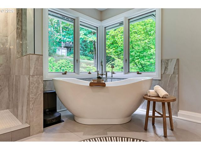 2677 Sw 64TH Pl, Portland, OR 97225