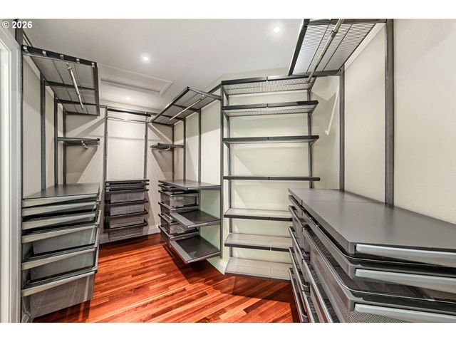 2677 Sw 64TH Pl, Portland, OR 97225