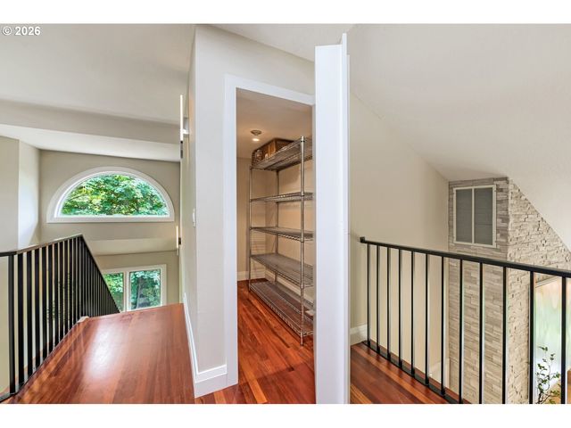 2677 Sw 64TH Pl, Portland, OR 97225