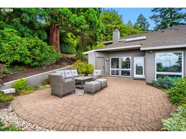 2677 Sw 64TH Pl, Portland, OR 97225