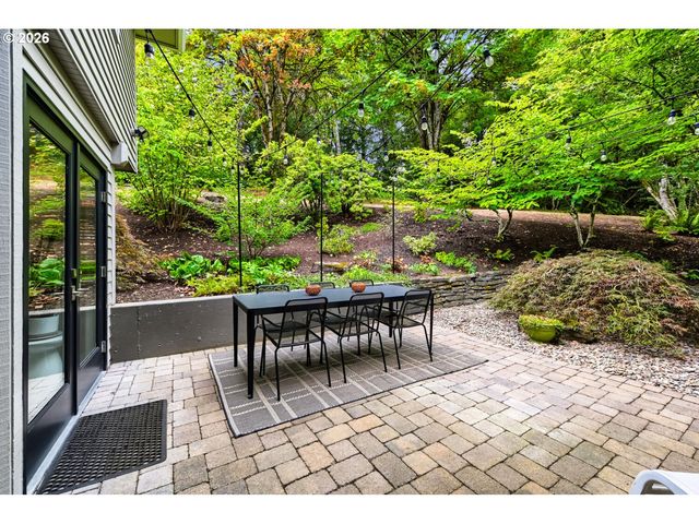 2677 Sw 64TH Pl, Portland, OR 97225