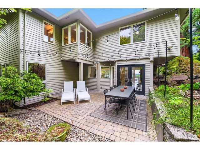 2677 Sw 64TH Pl, Portland, OR 97225