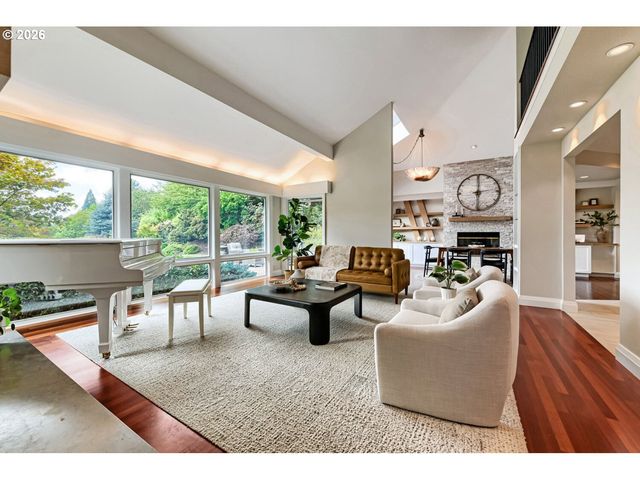 2677 Sw 64TH Pl, Portland, OR 97225