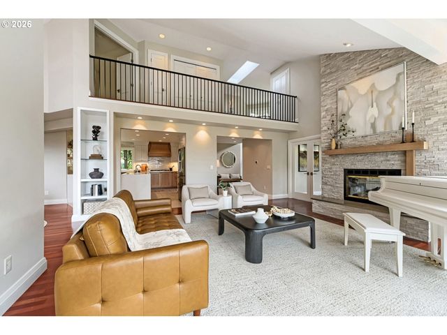 2677 Sw 64TH Pl, Portland, OR 97225