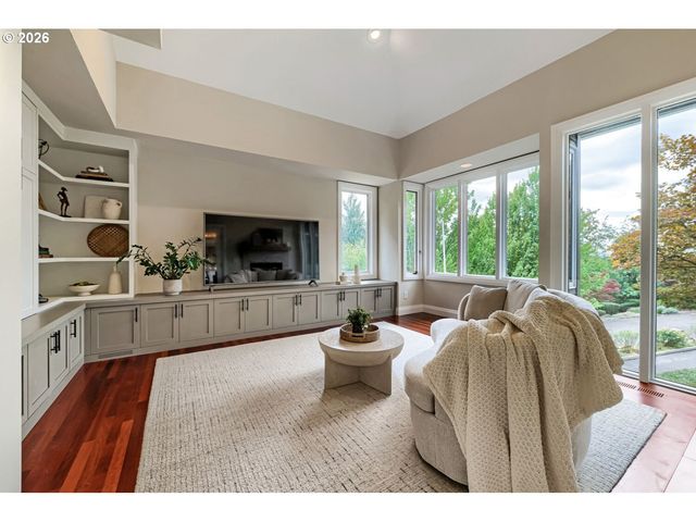 2677 Sw 64TH Pl, Portland, OR 97225