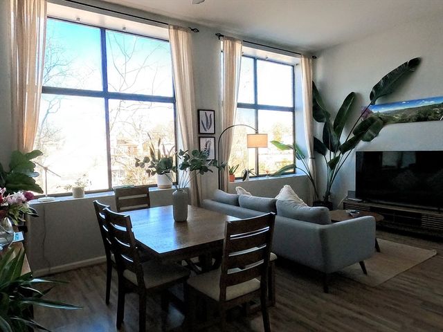 90 Sea St 204, Weymouth, MA 02191