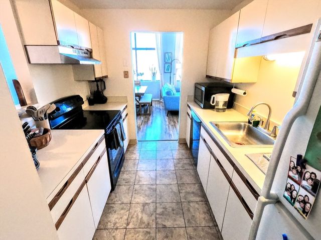 90 Sea St 204, Weymouth, MA 02191