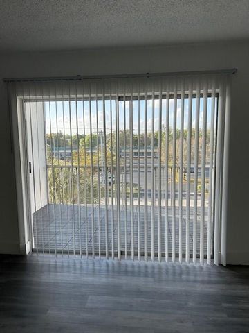 1000 Country Club Drive 403, Margate, FL 33063