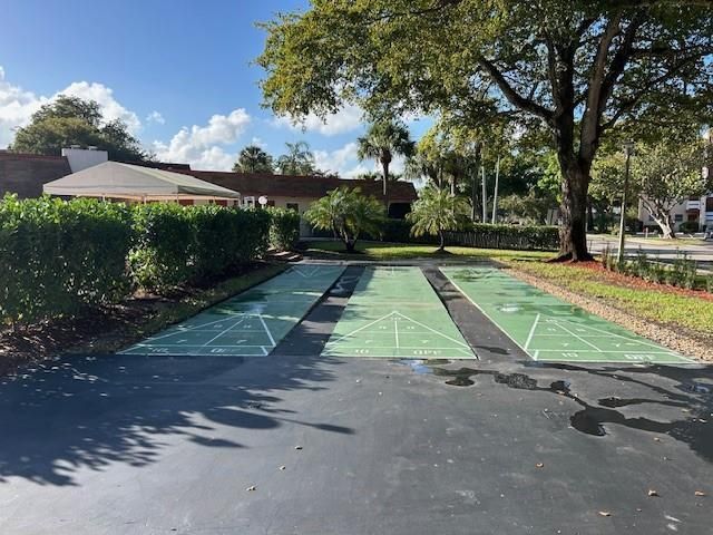 1000 Country Club Drive 403, Margate, FL 33063