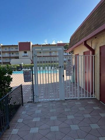 1000 Country Club Drive 403, Margate, FL 33063