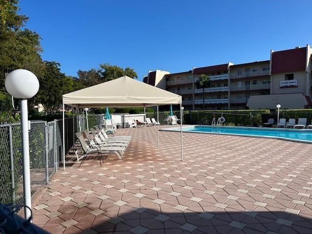 1000 Country Club Drive 403, Margate, FL 33063