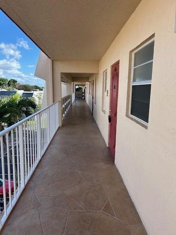 1000 Country Club Drive 403, Margate, FL 33063
