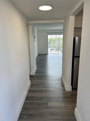 1000 Country Club Drive 403, Margate, FL 33063