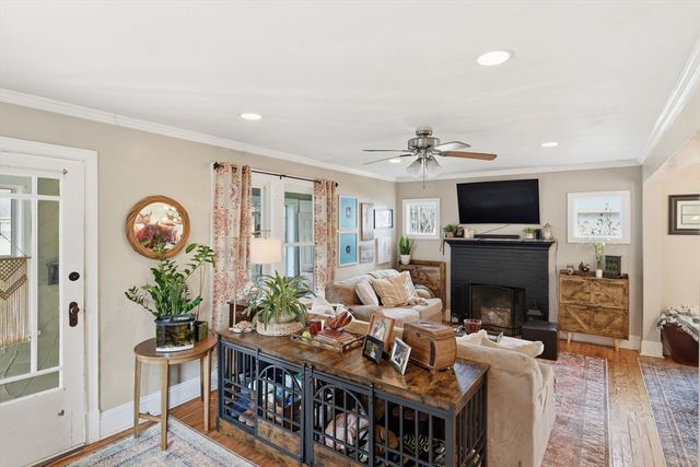 19 Orpheum Ave, East Longmeadow, MA 01028