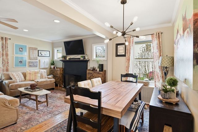 19 Orpheum Ave, East Longmeadow, MA 01028