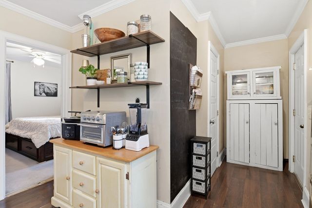 19 Orpheum Ave, East Longmeadow, MA 01028