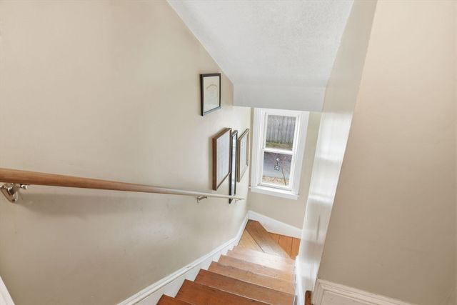 19 Orpheum Ave, East Longmeadow, MA 01028