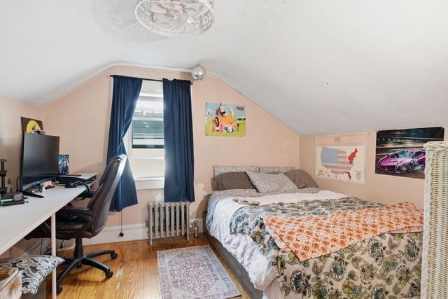 19 Orpheum Ave, East Longmeadow, MA 01028