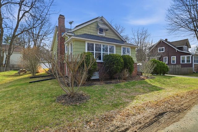 19 Orpheum Ave, East Longmeadow, MA 01028