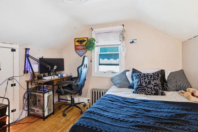 19 Orpheum Ave, East Longmeadow, MA 01028