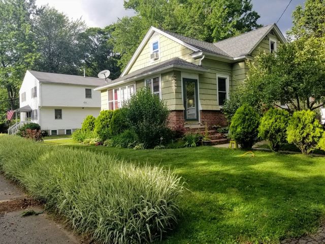 19 Orpheum Ave, East Longmeadow, MA 01028