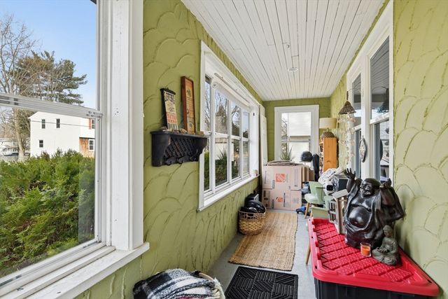 19 Orpheum Ave, East Longmeadow, MA 01028