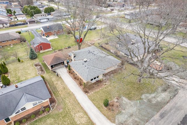 11217 W Mallory AVENUE, Hales Corners, WI 53130