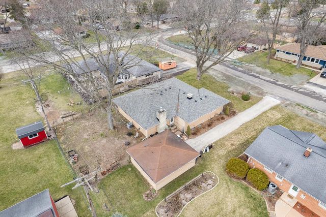 11217 W Mallory AVENUE, Hales Corners, WI 53130