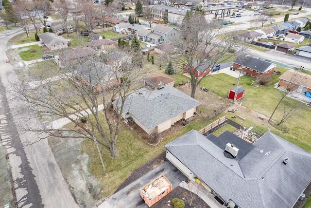 11217 W Mallory AVENUE, Hales Corners, WI 53130