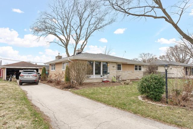 11217 W Mallory AVENUE, Hales Corners, WI 53130