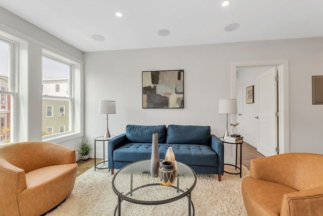 199 Havre St 1, Boston, MA 02128