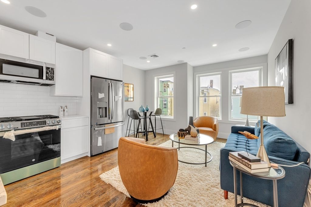 199 Havre St 1, Boston, MA 02128