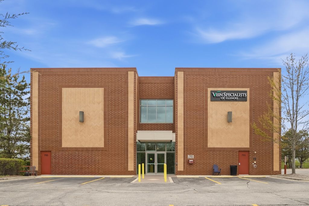 795 Ela Road 110, Lake Zurich, IL 60047