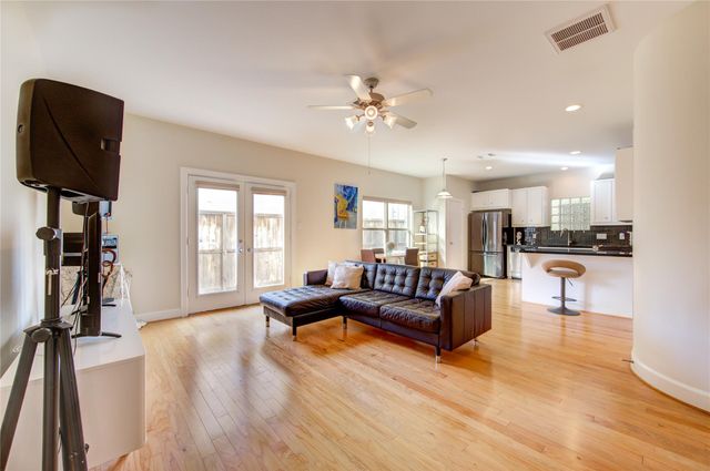 3707 Main Poplar Drive, Houston, TX 77025