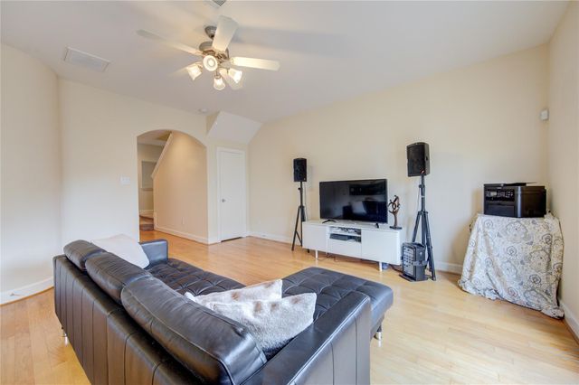 3707 Main Poplar Drive, Houston, TX 77025