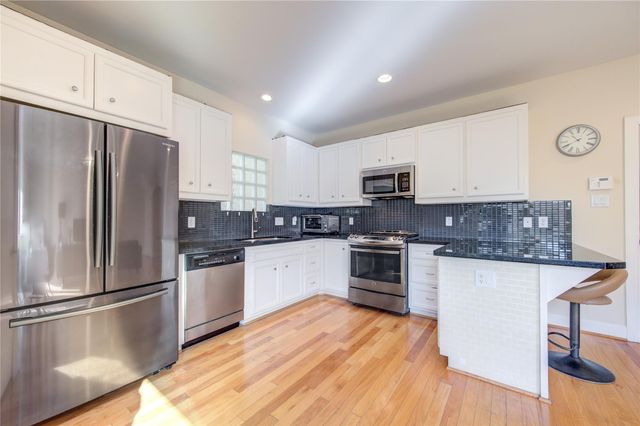 3707 Main Poplar Drive, Houston, TX 77025