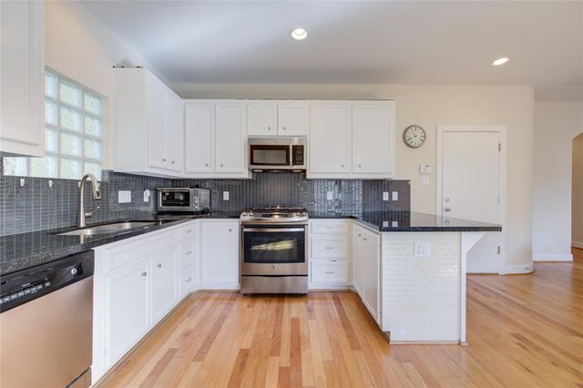 3707 Main Poplar Drive, Houston, TX 77025