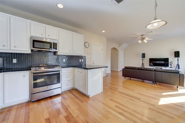 3707 Main Poplar Drive, Houston, TX 77025