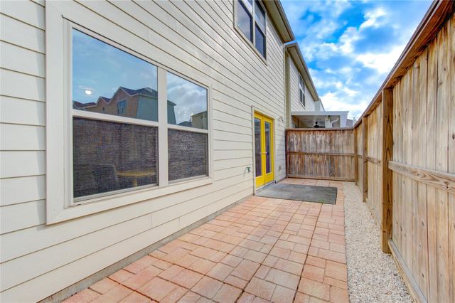 3707 Main Poplar Drive, Houston, TX 77025