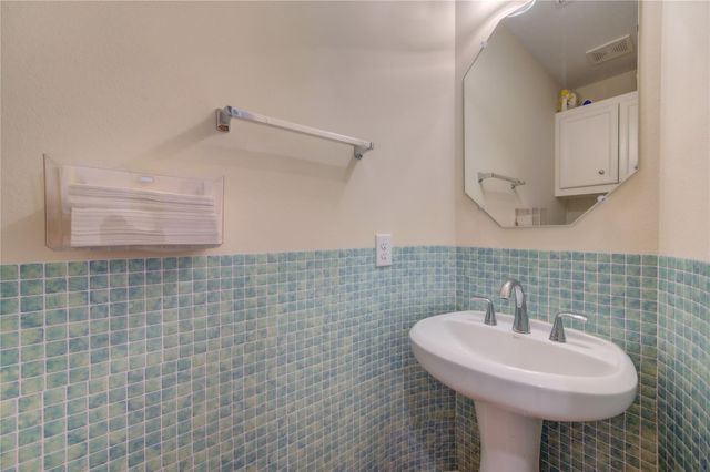 3707 Main Poplar Drive, Houston, TX 77025