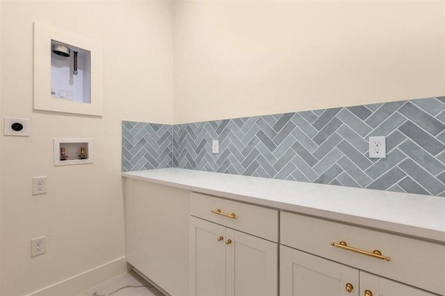 1870 WALKER AVENUE, Winter Park, FL 32789