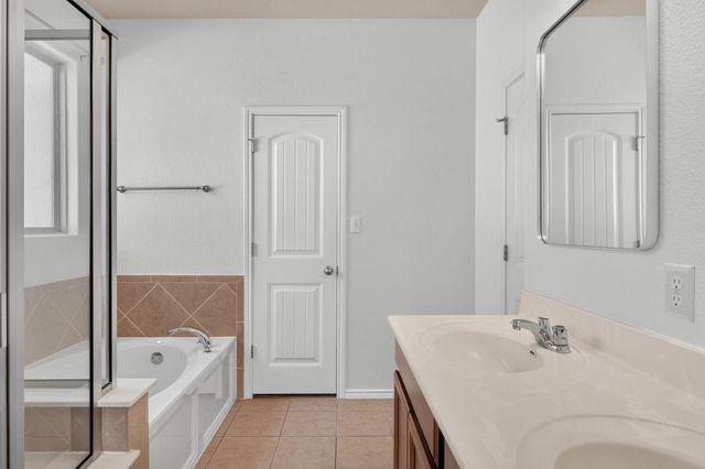2627 Garlic Creek DR, Buda, TX 78610