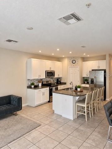 10805 WYNE TREE COURT, Orlando, FL 32824