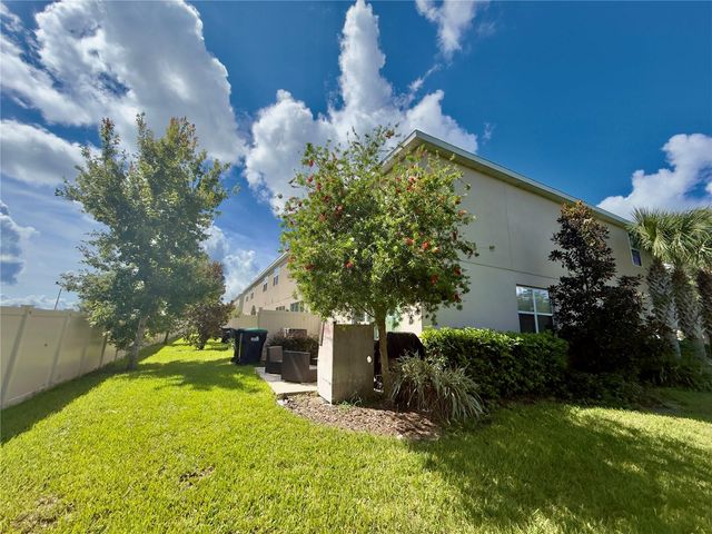 10805 WYNE TREE COURT, Orlando, FL 32824