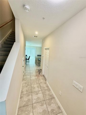 10805 WYNE TREE COURT, Orlando, FL 32824