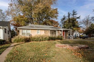 8004 Jarboe Street, Kansas City, MO 64114